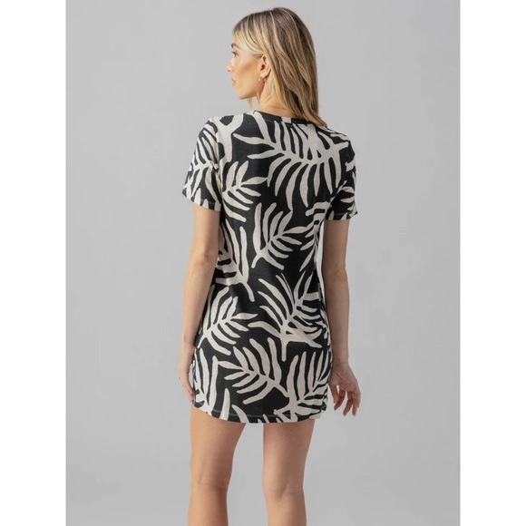 Sanctuary Night Palm Tshirt Dress Medium - Picture 2 of 5